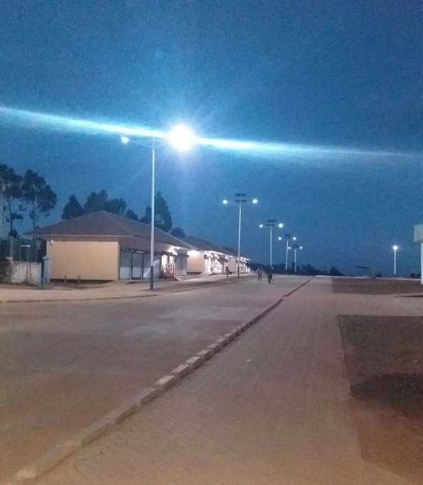 鹰潭市非洲科特迪瓦太阳能路灯工程